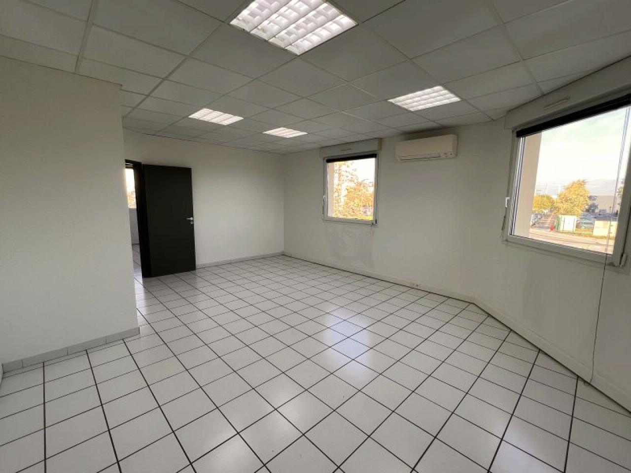 Local d'activité Saint-Fons 744m² Location local d'activité Saint-Fons Rhône OLACT2533099 6
